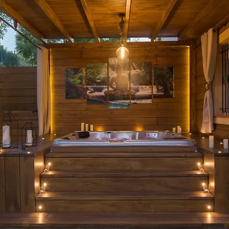 Holiday home Luna Jacuzzi Relax